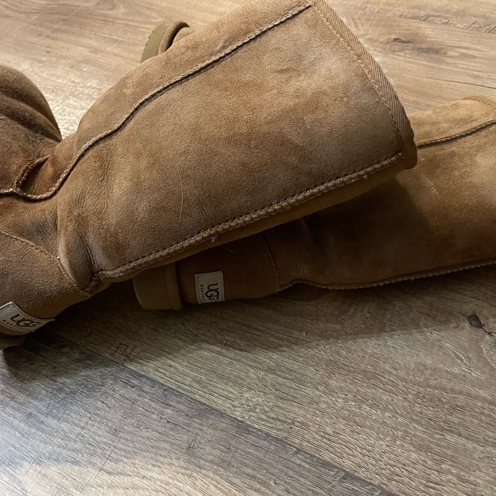 Woman’s tall UGG boots soft tan